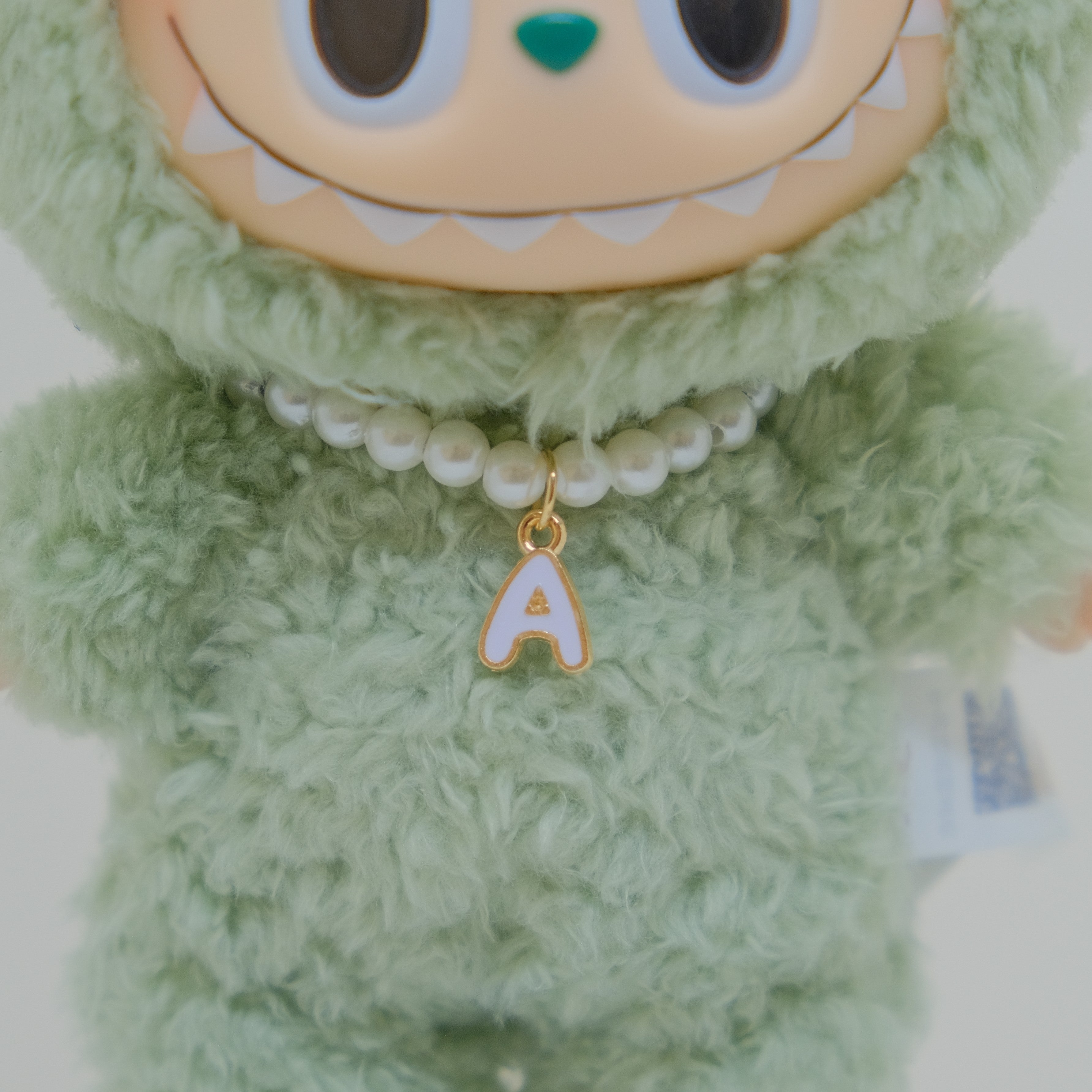 LAAF Doll Pearl Letter Necklace – Accessory for 20cm Plush Dolls (Labubu, Skull Panda, Twinkle Twinkle)